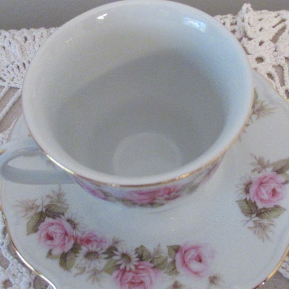 Haas & Cajzek Handmade porcelain Teacup & saucer - Picture 3 of 8